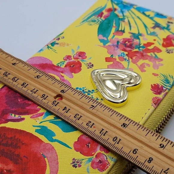 Betsey Johnson Yellow Floral Wristlet Clutch, GC, 8"x4.5". - Picture 10 of 10